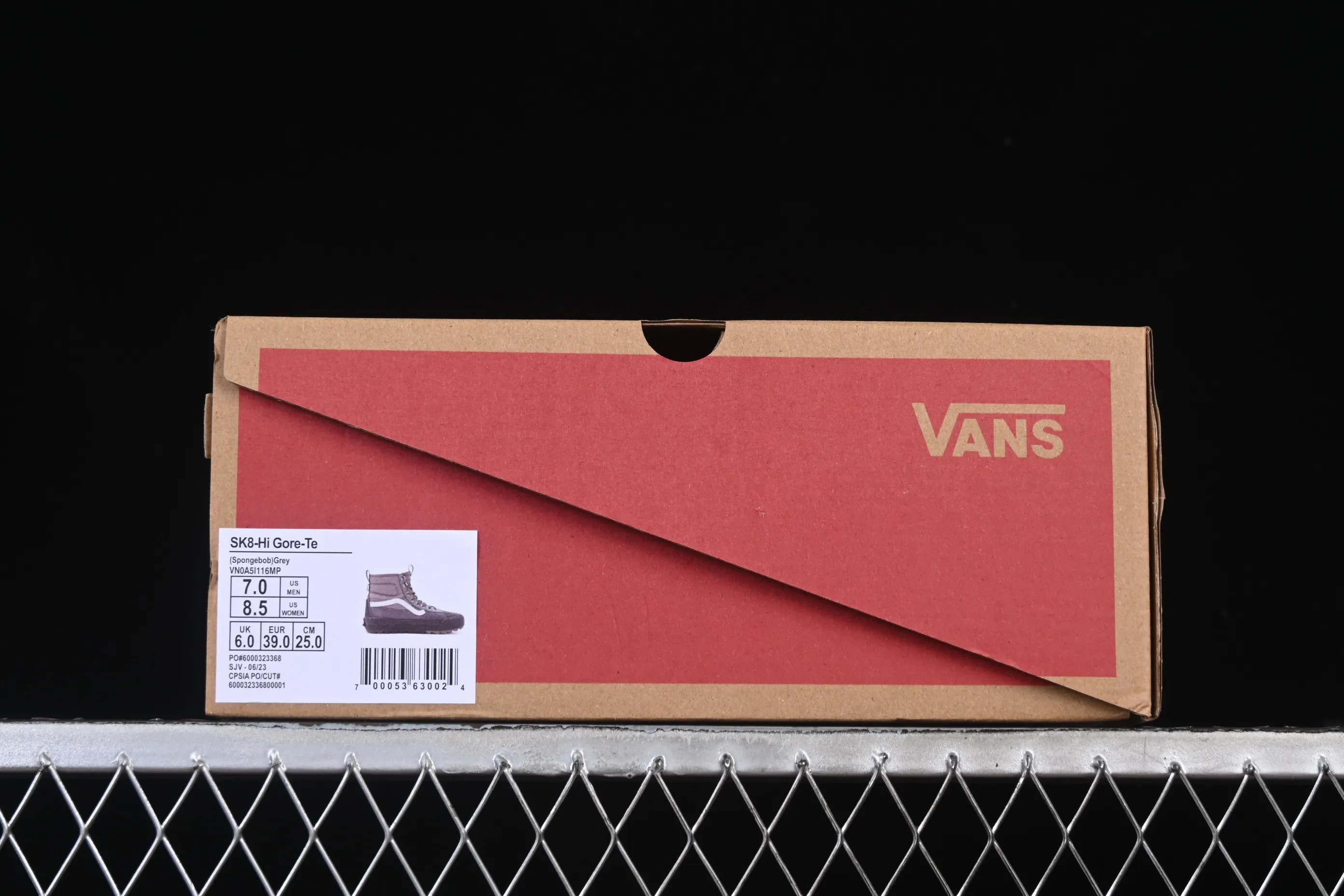 All categories Vans Vans series Vans Hi Vans high-top Vans Sk8-Hi Gore Te Outdoor adventure series round-toe lace-up high-top outdoor functional casual shoes VN0A5I116MP